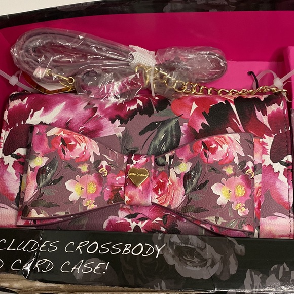 Betsey Johnson Crossbody Purse and Card Case Gift Set Black Multi Floral NWT - Picture 3 of 7